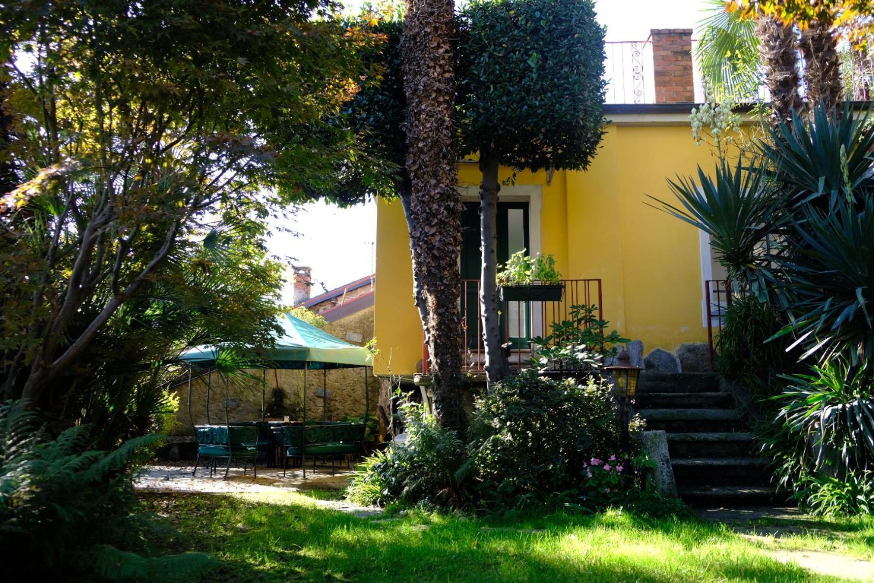 Garden Apartment Lesa Exterior foto